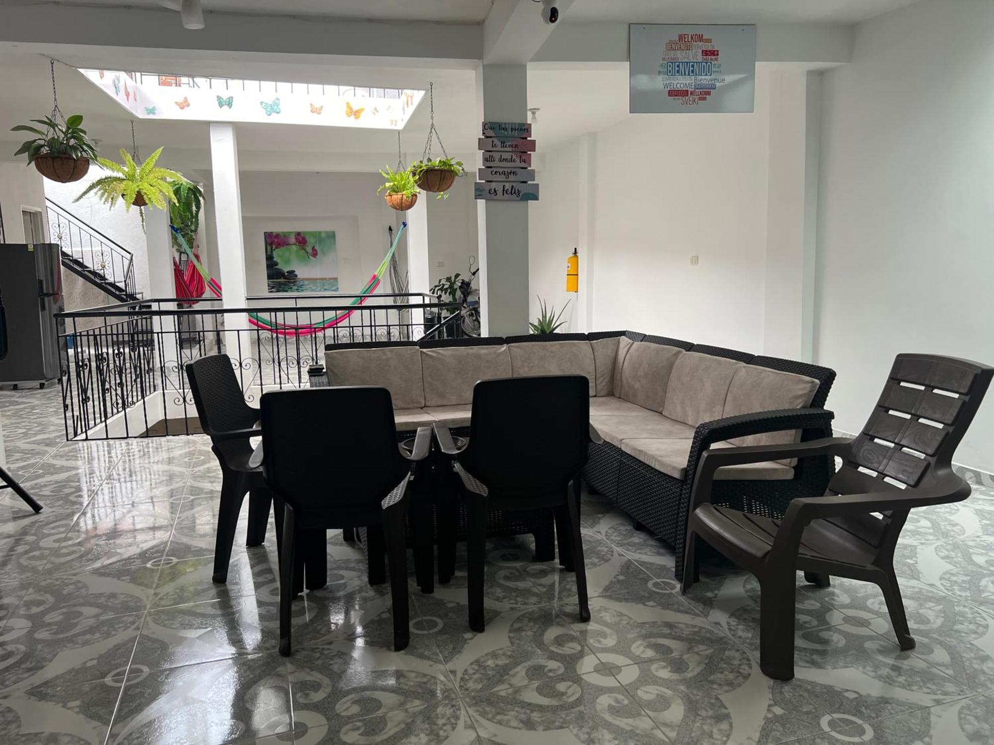 Helena Hostel กาลี ภายนอก รูปภาพ